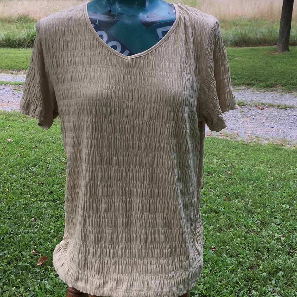A blouse by white stag